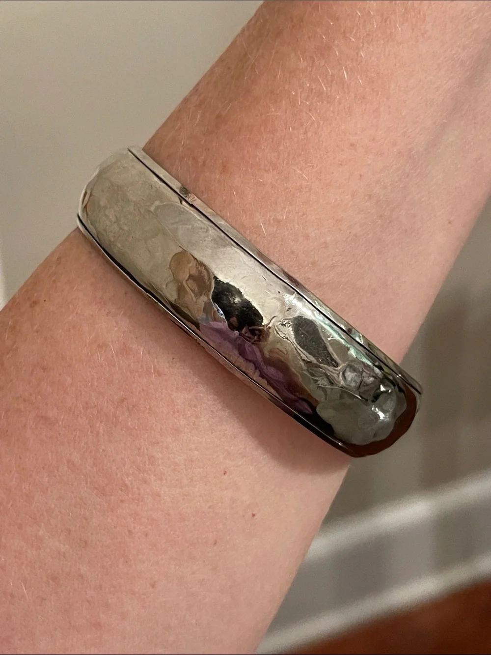Vintage Polished Hammered Silver-tone Bangle Bracelet